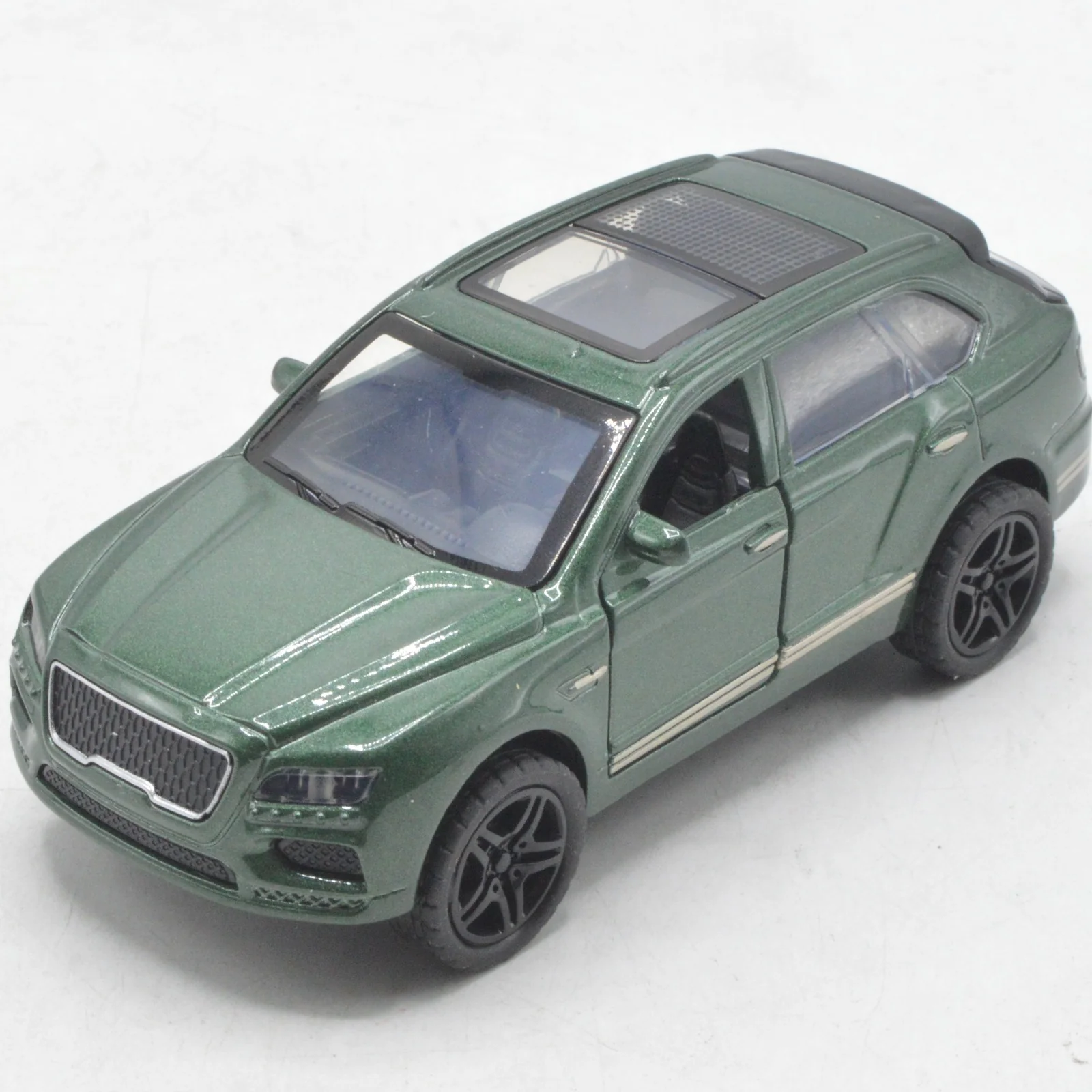 Diecast Metal Body SUV Car - Image 3